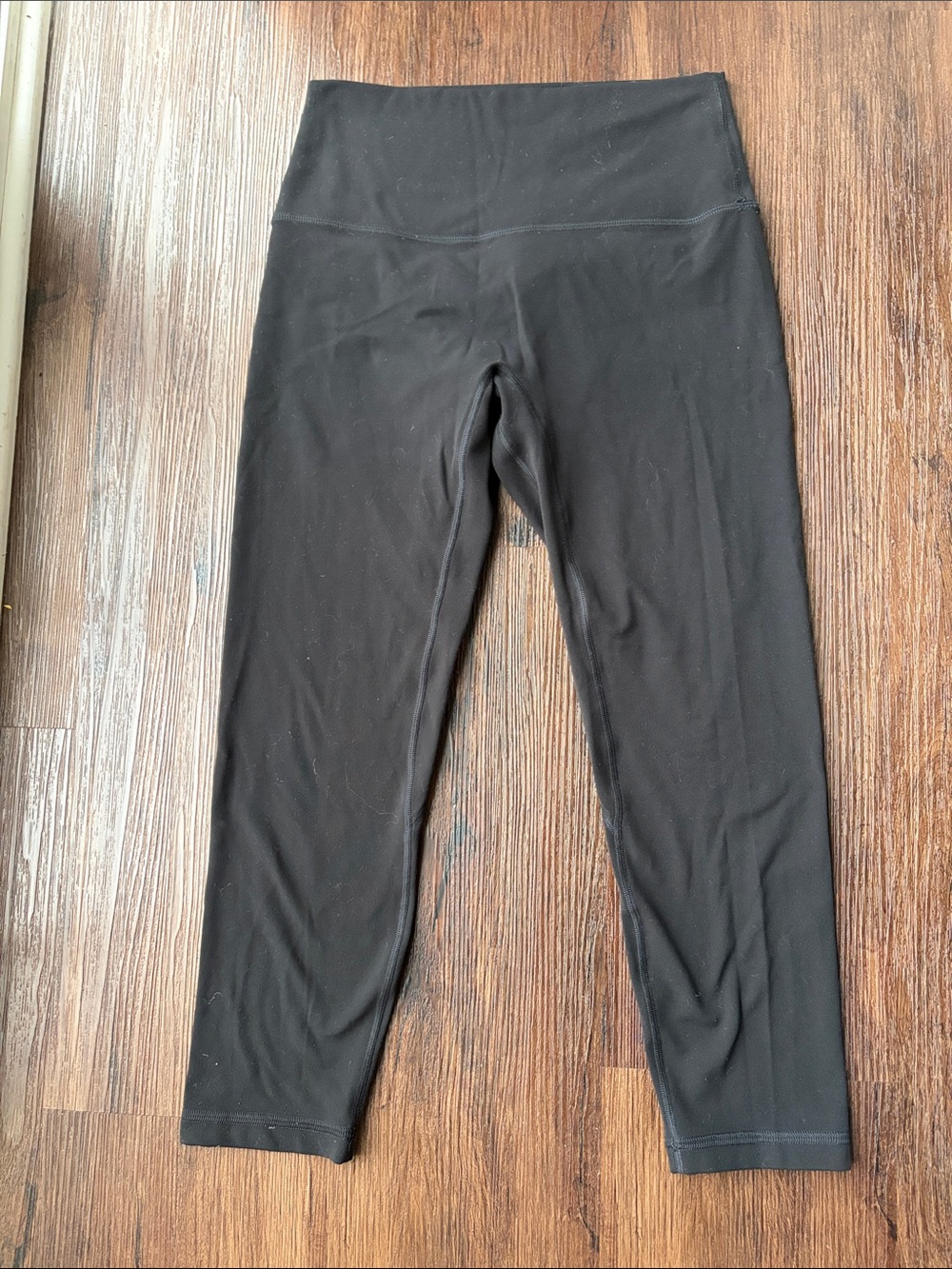 Colorful koala High Waisted Capri 21” Workout Leggings EUC Womens sz S black